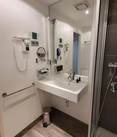 Nice Apartment In Modern Center Of Duesseldorf Buitenkant foto