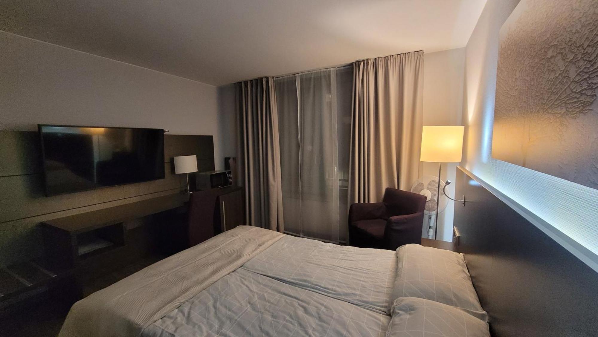 In Modern Center Of Apartment Dusseldorf