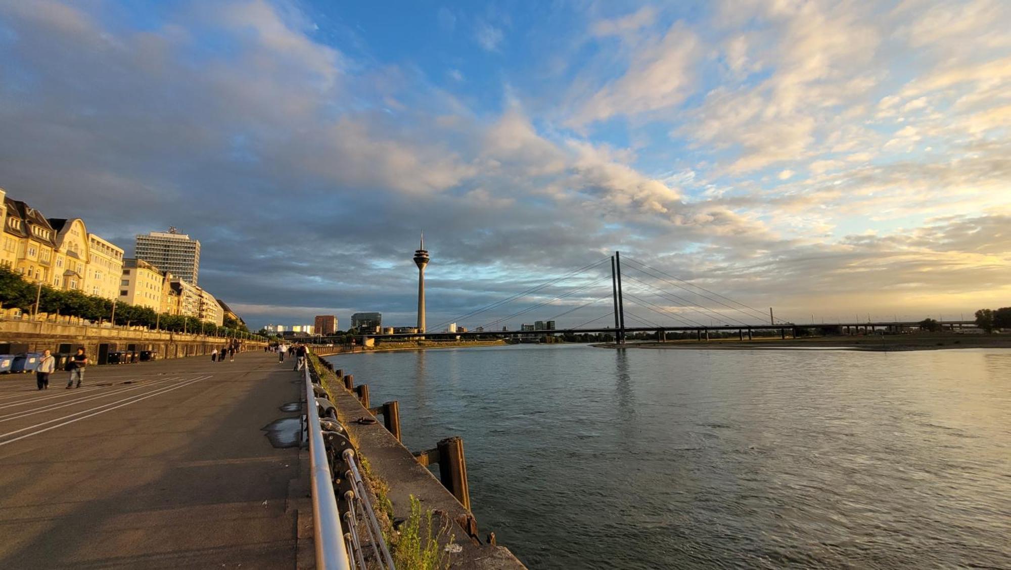 Apartment In Modern Center Of Dusseldorf